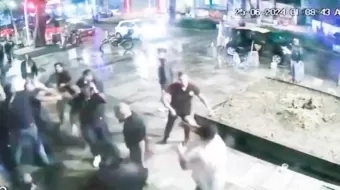 VIDEO. Evidencian agresión de cadeneros a cliente en bar de Puebla