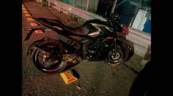 En Texmelucan, motociclista sin casco muere tras impactarse con muro 