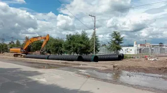 Lentitud en obra provoca foco de infección en Moyotzingo