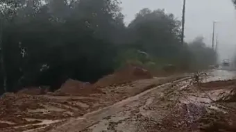 Intensas lluvias provocan derrumbes en la zona en la Sierra Negra