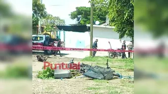 Quemaron vivo a “El Gavilán” en Tepapayeca; 4 ladrones más están retenidos