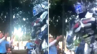 VIDEO. Policia de Mérida detuvo a Optimus Prime para meterlo a la cárcel 