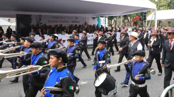 Miles de poblanos festejaron aniversario de la Revolución Mexicana durante desfile