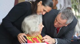 Puebla se une al Festival Revolucionario y galardona con medalla Carmen Serdán a Elena Poniatowska