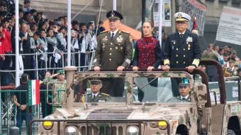 Sheinbaum presidió su primer desfile como comandanta suprema de las Fuerzas Armadas