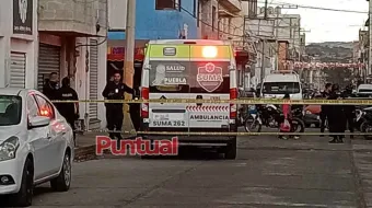 Hieren a pareja con arma blanca en el centro de Texmelucan; él muere