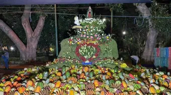 Ofrenda monumental de frutas en Atlixco dedicada a la Virgen de Guadalupe