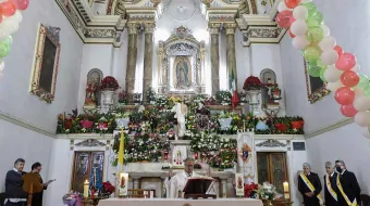 Cientos de fieles poblanos conmemoran el aniversario de la Virgen de Guadalupe 