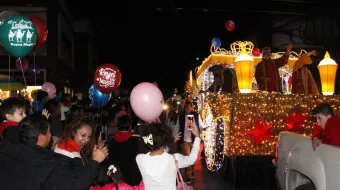 Atlixco deslumbra con el desfile de Reyes Magos