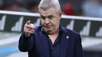 Javier Aguirre presentó su renuncia al TRI, pero no se la aceptaron