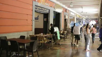 Presencia de ambulantes provocó el cierre de 20 restaurantes; sin sustento 280 familias