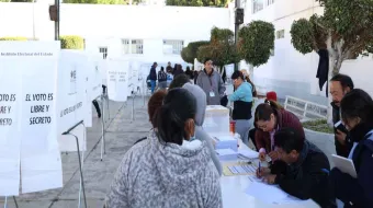 Mínimos conflictos en plebiscitos demostraron la gobernabilidad de Puebla: Morena