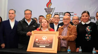 FROC Puebla otorga el 'Constantino Sánchez Romano' a la ministra Loretta Ortiz por su compromiso con la justicia social