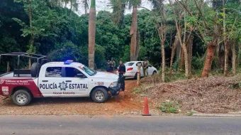 Tiran a mujer muerta a orillas de la carretera en la Sierra Norte