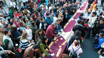 Armenta y Chedraui compartieron Rosca Monumental en el zócalo de Puebla 