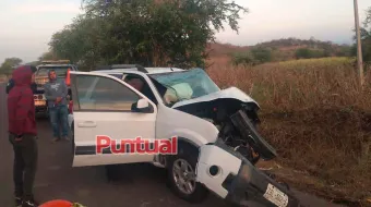 Accidente carretero cobra la vida de un funcionario del Ayuntamiento de Izúcar