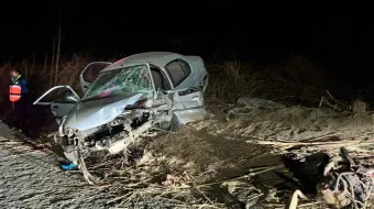 Cuatro lesionados al impactarse dos autos en carretera de Huejotzingo