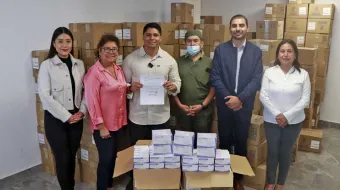 Omar Muñoz y Tere Alfaro refuerzan los servicios de salud del SMDIF 