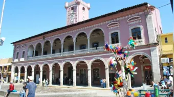 Ofrecen espacios dignos a los comerciantes ambulantes de Huauchinango