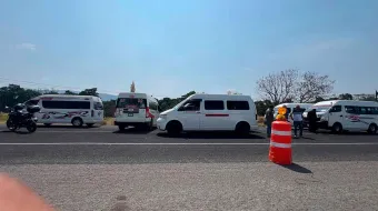 Transportistas denuncian invasión de ruta en Izúcar