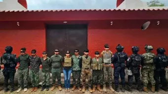   En un operativo de alto impacto en Huitzontla, Michoacán, la Armada de México detuvo a nueve presuntos integrantes del CJNG; tres marinos resultaron heridos.