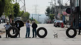 Se mantiene el caos al SUR de la capital por bloqueo de ejidatarios