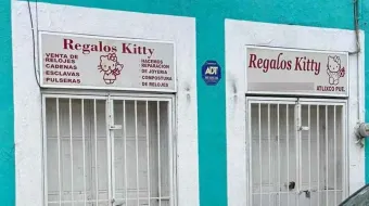 Tres sujetos armados asaltan joyería en Atlixco; disparos alarman a clientes