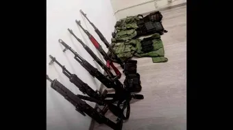 Autoridades aseguran vehículo robado y armamento en San Martín Texmelucan