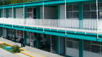 Descarga eléctrica manda al hospital a un alumno del Cobaep 