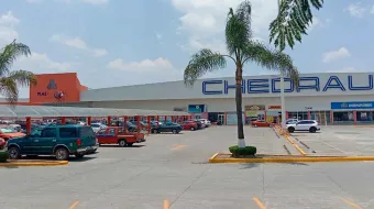 SOSAPATEX suspende descarga de aguas residuales en Plaza Crystal de Texmelucan por irregularidades