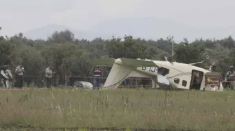 Cayó avioneta en campos de cultivos de Huejotzingo; hay dos lesionados