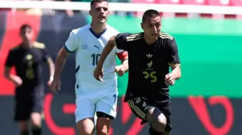 La Selección Mexicana cayó 2-4 ante Suiza en amistoso previo a la Copa Oro 2025; Santiago Giménez rompió una larga sequía goleadora y el equipo de Javier Aguirre se alista para enfrentar a Turquía.