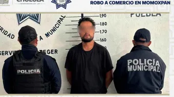 Policía de San Pedro Cholula frustra robo a comercio en Momoxpan
