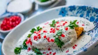 El Burladero Puebla inaugura su temporada de Chiles en Nogada con receta tradicional