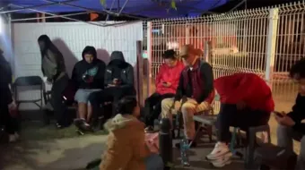 Comerciantes acampan por espacios en la Feria de Atlixco 2025 ante alta demanda