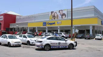 Asalto en Coppel Torrecillas: seis sujetos ingresaron armados y con marros