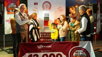 En San Isidro Castillotla, Puebla Brilla llega a 12 mil luminarias modernizadas en menos de un año