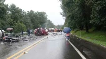 Fatal accidente en la autopista México-Tuxpan: dos muertos tras impacto con tráiler