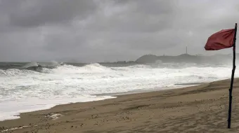 Huracán Flossie llega a categoría 3: alerta en costas del Pacífico por lluvias, vientos y oleaje