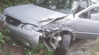 Impactante choque en Xicotepec deja daños y moviliza cuerpos de emergencia