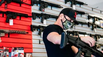 Sheinbaum exige a Estados Unidos frenar tráfico de armas ante impacto del crimen organizado en México