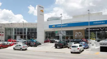 Ventas de autos sufren su peor desplome en tres años