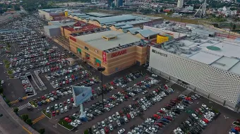 Denuncian agresión física en Sears Angelópolis: mujer golpea a clienta en área de muebles