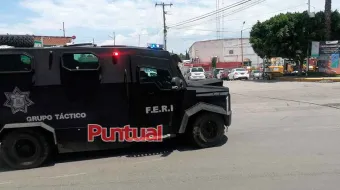 Fuerte despliegue en San Martín Texmelucan deja dos detenidos tras robo en Puente Morelos