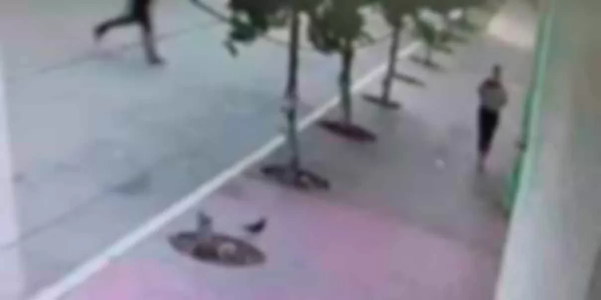 VIDEO. Sujeto MAT4 a mujer a tiros cuando caminaba en calles de Tijuana
