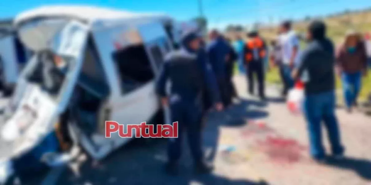 Once heridos deja choque de tráiler contra camioneta con peregrinos en Apizaco