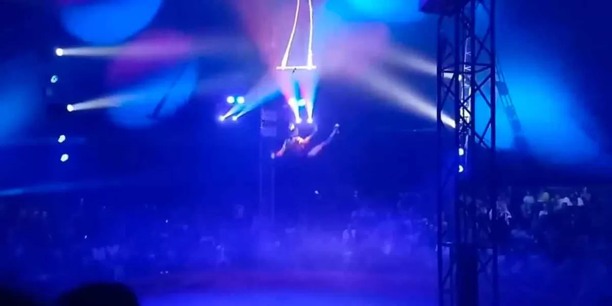 IMPACTA caída de 10 metros de trapecista rusa durante función de circo