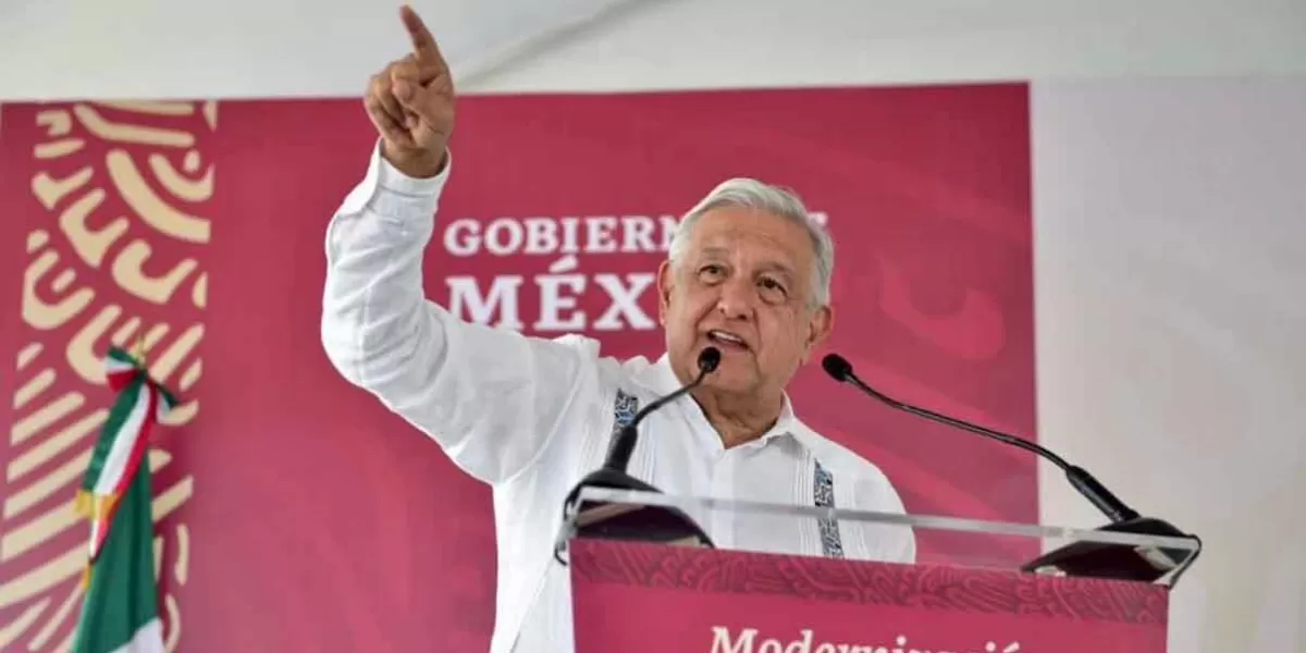 Llama AMLO a combatir la extorsión tras enfrentamiento en Texcaltitlán