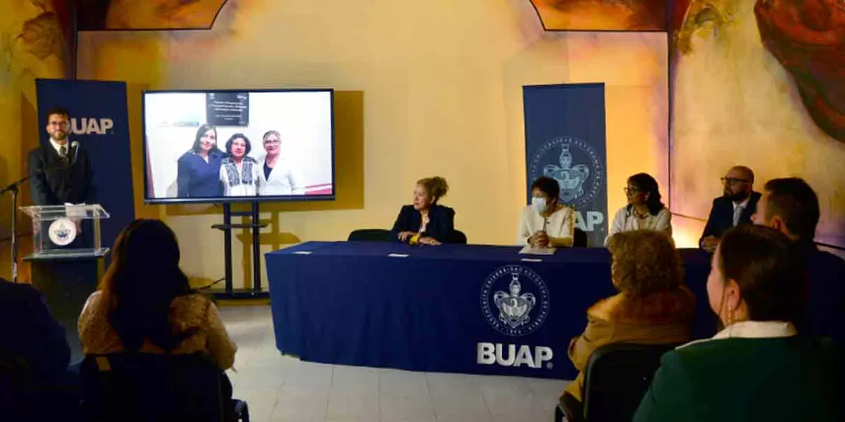 La rectora Lilia Cedillo presidió informe de labores de la Facultad de Psicología