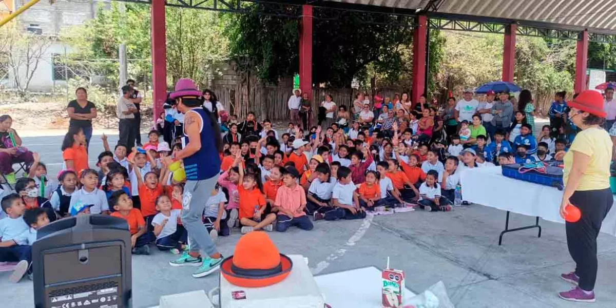 Más de 3 mil 700 niños, jóvenes y adultos participaron en la Feria del Libro y la Lectura en Izúcar 